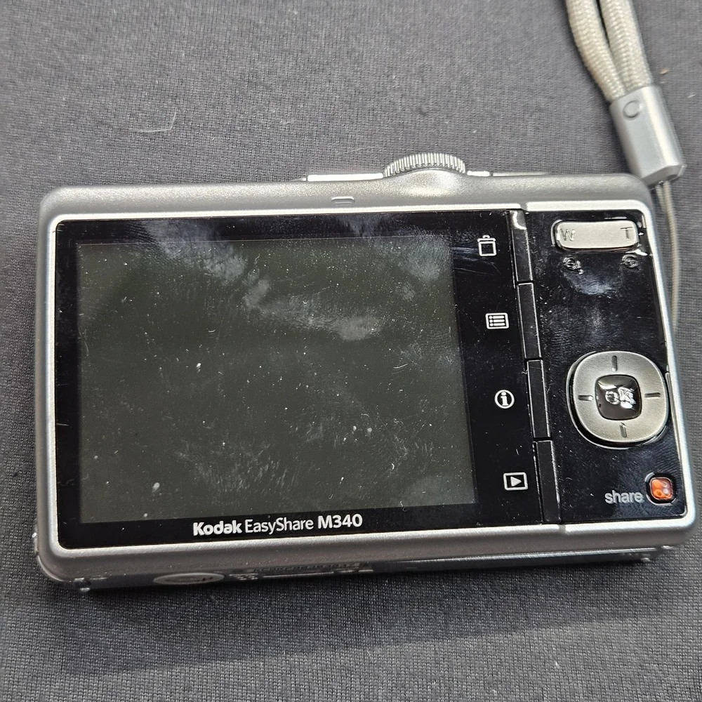 Kodak EasyShare M340 Digital Camera 10.2 MP W/ Battery Silver